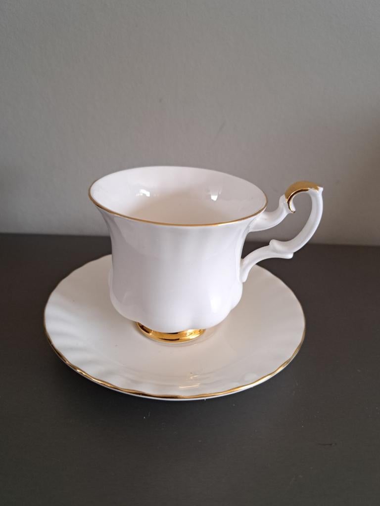 Royal Albert Val D'or kop en schotel - Vintage, Ophalen of Verzenden