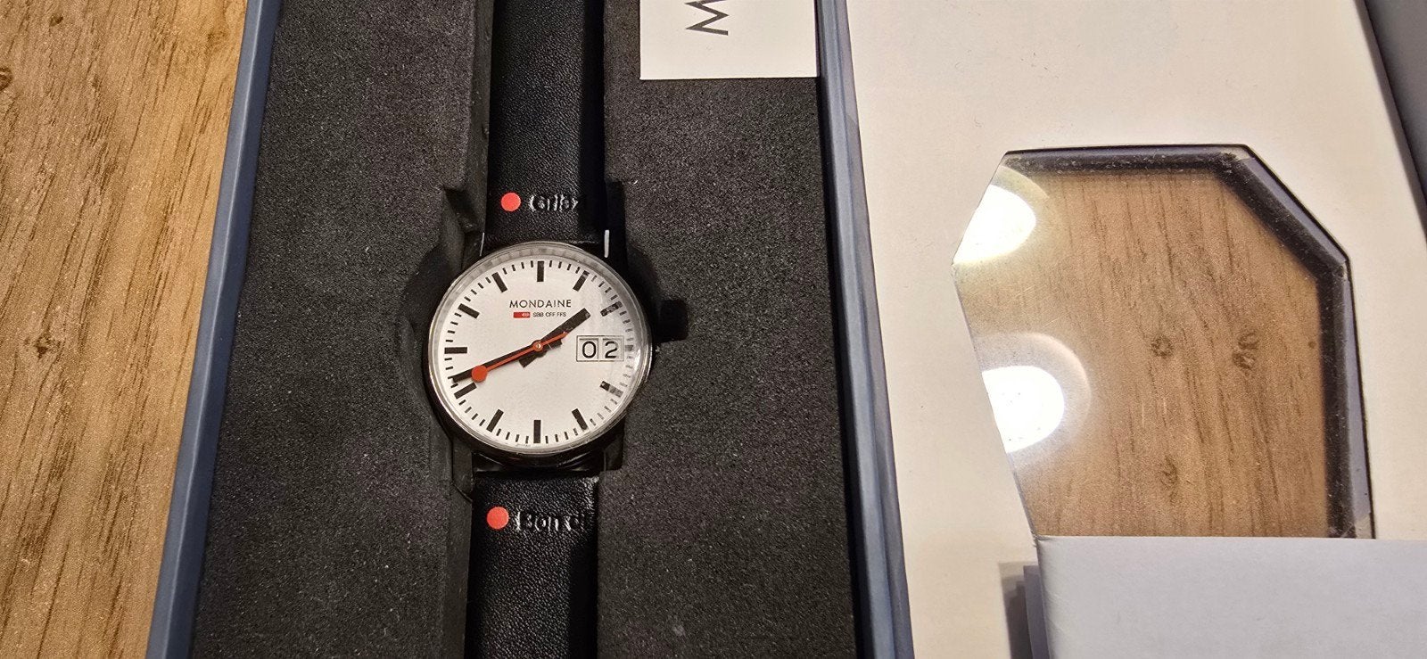 Mondaine SBB horloge gottardo 2016 big date,splinternieuw!, Ophalen, Nieuw, Leer, Overige merken