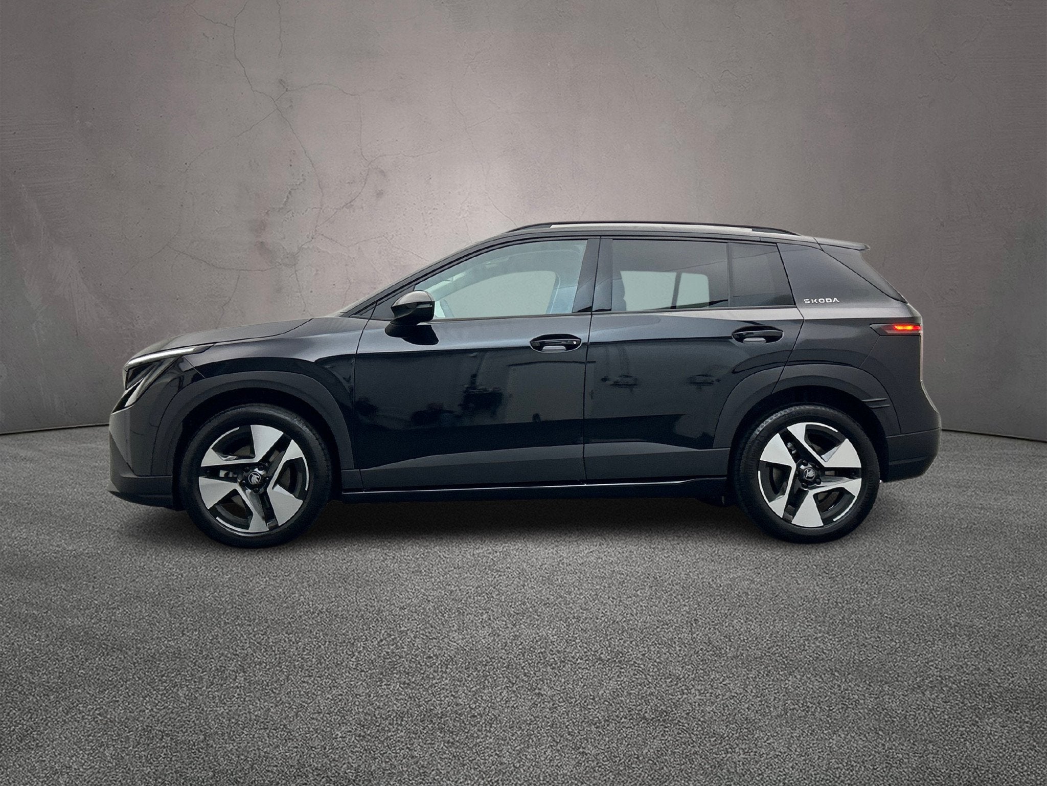 Skoda Epiq, Auto's, 1518 kg, 24 min, Zwart, Nieuw