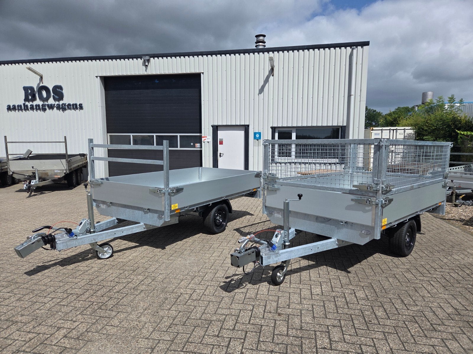 Nieuwe Syma Plateauwagens 1350kg geremd of 750kg ongeremd, Auto diversen, Ophalen of Verzenden, Nieuw