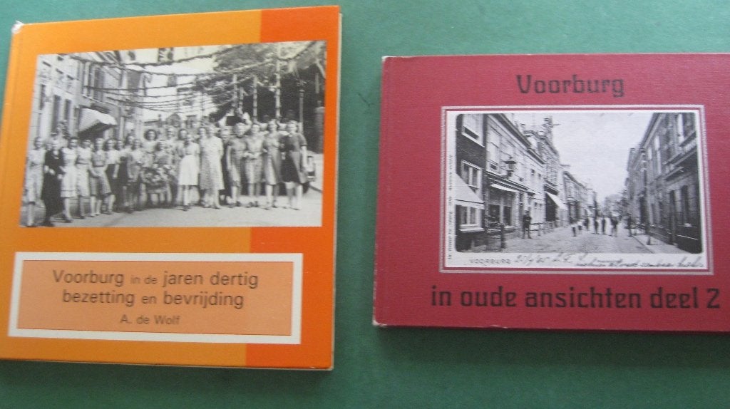 2 boeken oud Voorburg, Boeken, Ophalen of Verzenden, 20e eeuw of later, Gelezen