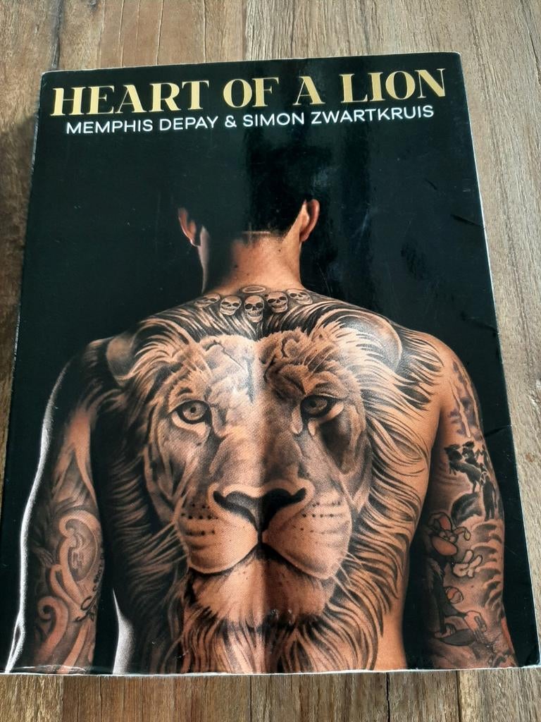 Autobiografie Memphis Depay - Heart of a Lion, Gelezen, Memphis Depay & Simon Zwartkruis, Ophalen of Verzenden, Sport