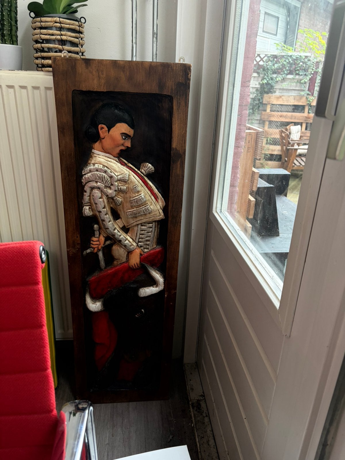 Houtsnijwerk wand kast stierenvechter met stier, Ophalen, Gebruikt