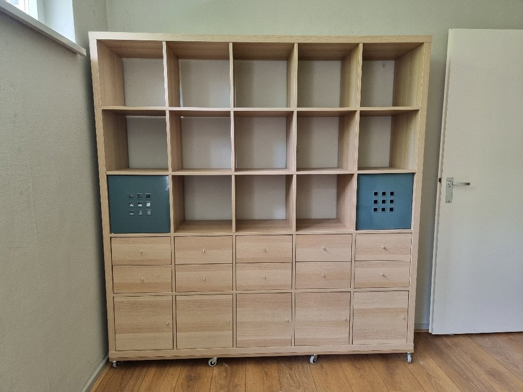 Ikea Kallax vakkenkast, Ophalen, Overige materialen, Met deur(en), 150 tot 200 cm