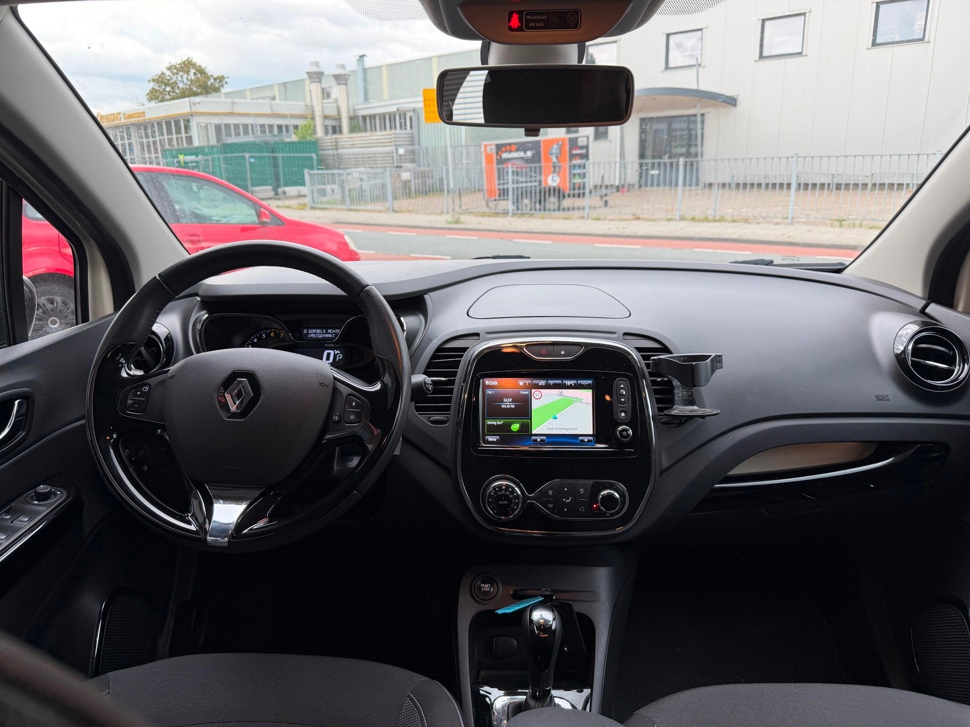 Renault Captur 1.2 TCe Dynamique / Navi / Camera / PDC / AUT, Auto's, Euro 5, Stof, 4 cilinders, Met garantie (alle)