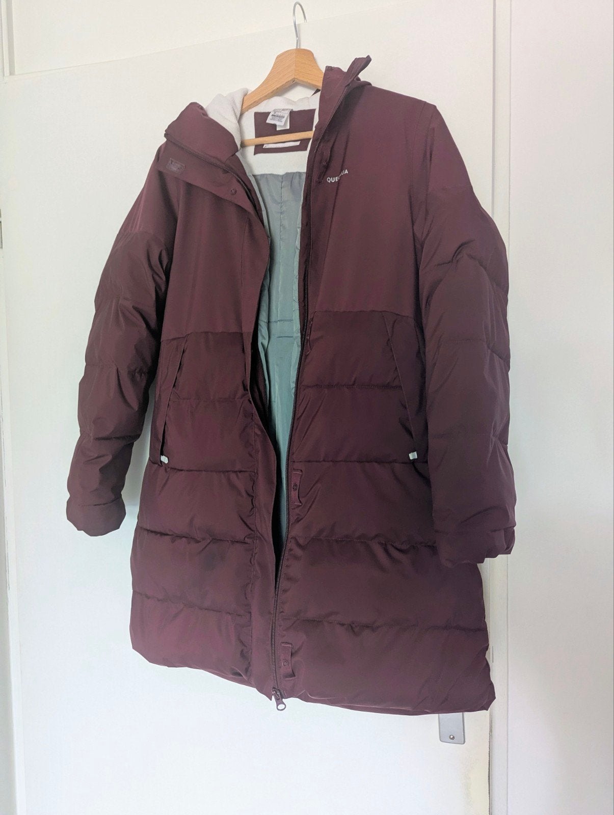 Quechua Decathlon lange winterjas bordeauxrood mt 14-15 jr S, Ophalen, Paars, Zo goed als nieuw, Quechua