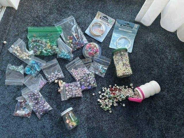 Partijtje Kralen en toebehoren, Hobby en Vrije tijd, Kralen en Sieraden maken, Overige typen, Nieuw, Ophalen of Verzenden, AA