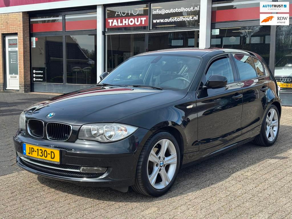 BMW 1-serie 116i High Executive | AIRCO, STOELVERWARMING, CR, 1-Serie, Euro 5, Zwart, 4 cilinders
