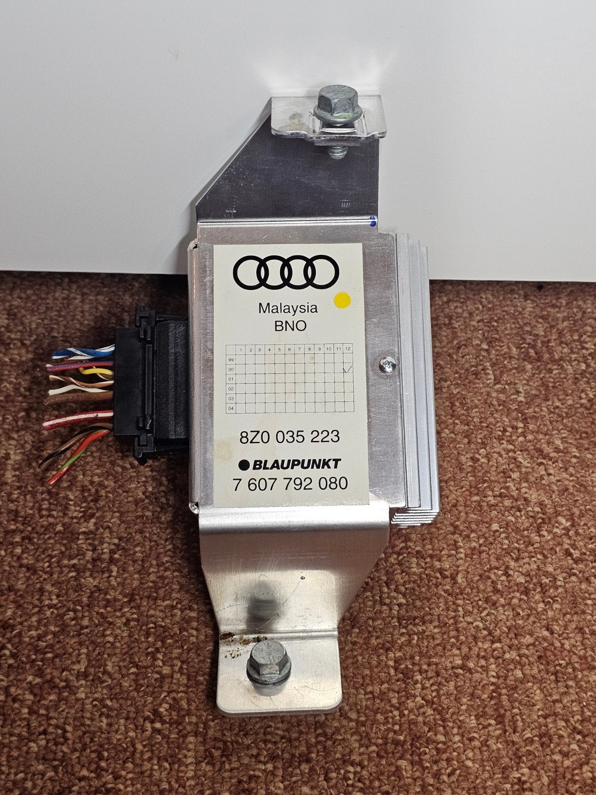 Audi A2 blaupunkt versterker t.e.a.b., Ophalen