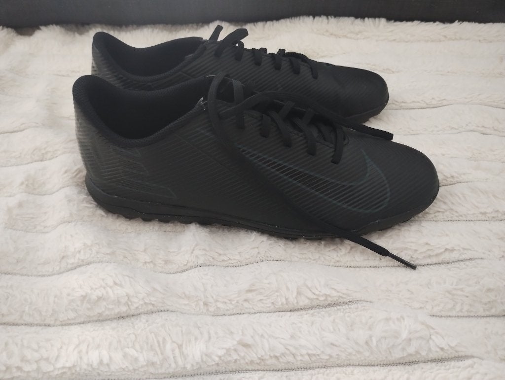Nike voetbalschoenen kunstgras - maat 41, Maat XS of kleiner, Schoenen, Ophalen of Verzenden, Zo goed als nieuw