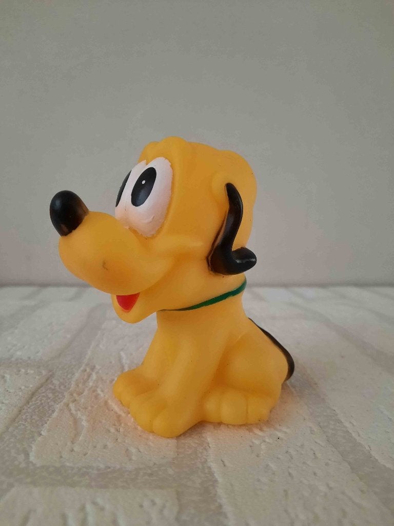 Pluto baby pieppop van rubber piep werkt prima 10x10x7cm, Ophalen of Verzenden, Goofy of Pluto, Zo goed als nieuw, Beeldje of Figuurtje