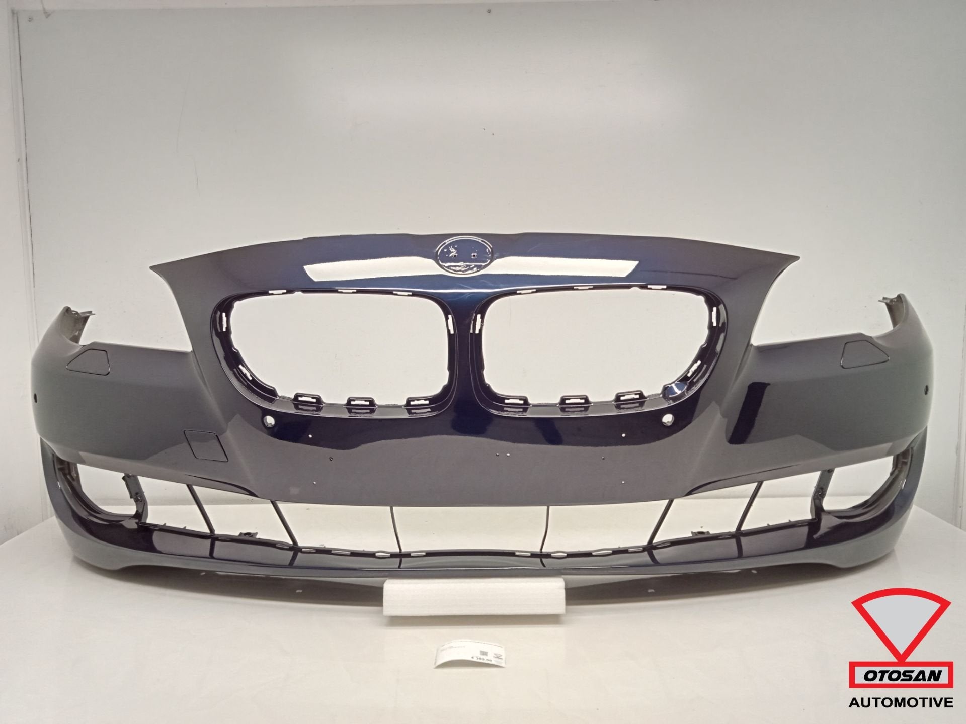 BMW 5 serie F10 F11 2010-2013 Voorbumper M-Pakket Origineel, Petuelring 130
80788  Munich, DE, Gebruikt, Voor, Info@bmw.de