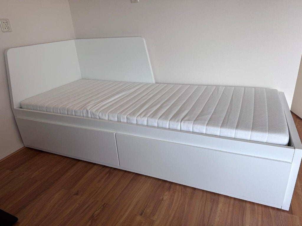 IKEA Flekke bedbank (wit) incl. 2 MALFORS matrassen, Ophalen, Wit, Tweepersoons, Zo goed als nieuw