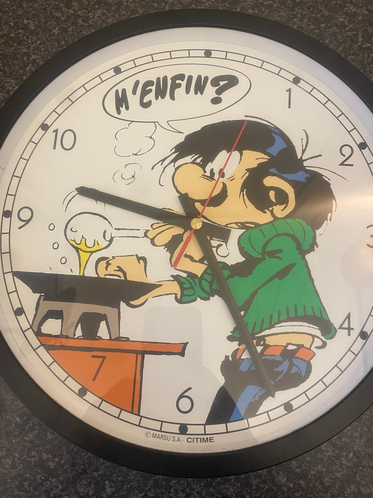 Gaston Lagaffe Wandklok - 'M'enfin?' Design, Verzamelen, Ophalen of Verzenden, Gebruikt