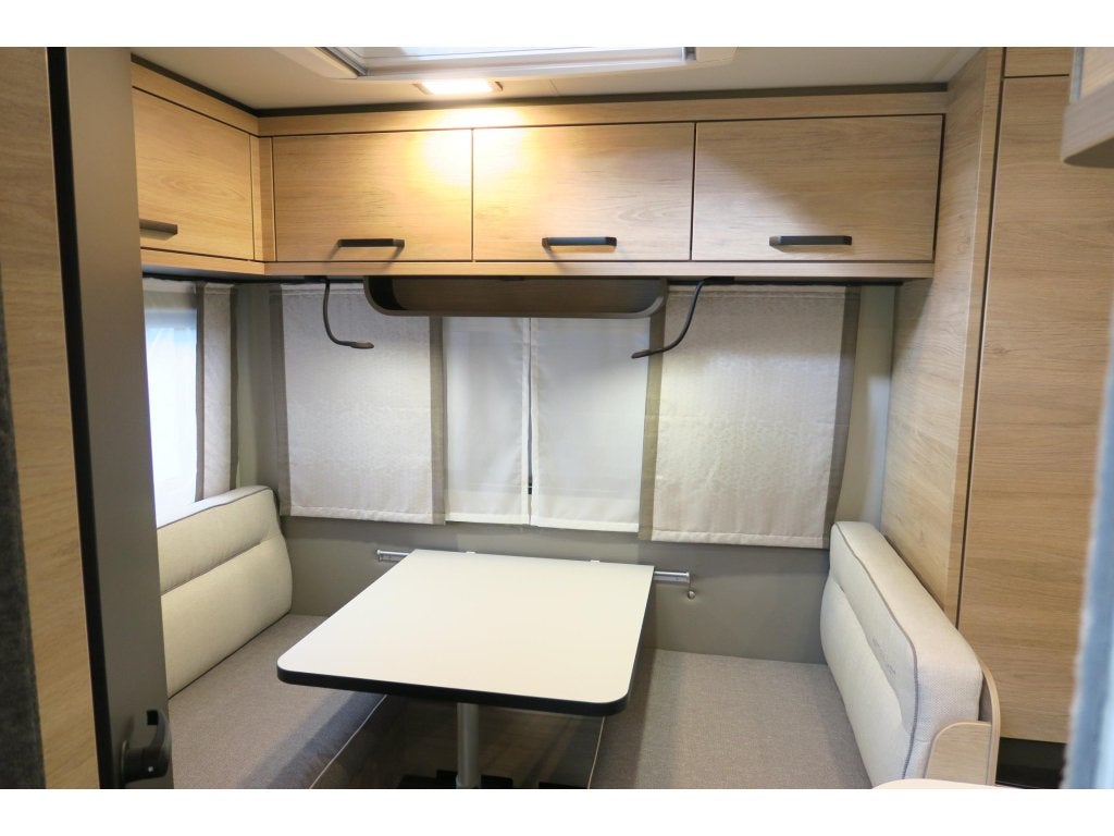 Foto 7 van Weinsberg CaraOne Edition HOT 390 QD