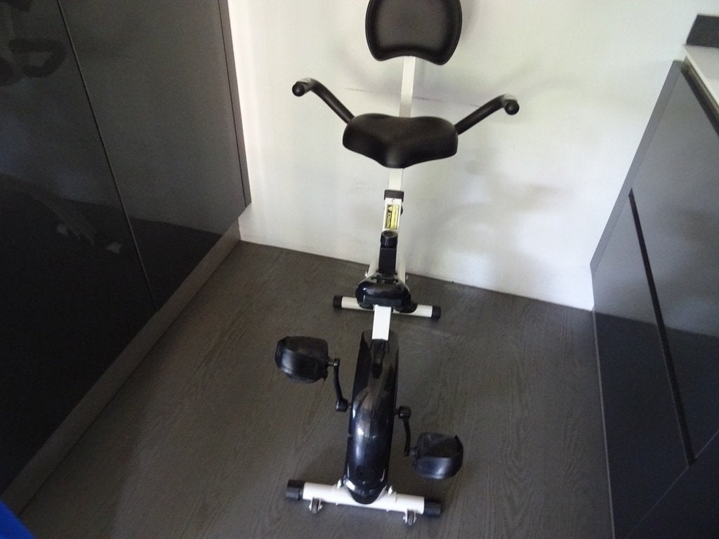 HOMETRAINER MET DISPLAY (OOK HARTSLAG) ABSOLUTE NIEUWSTAAT, Sport en Fitness, Fitnessapparatuur, Ophalen of Verzenden, Zo goed als nieuw