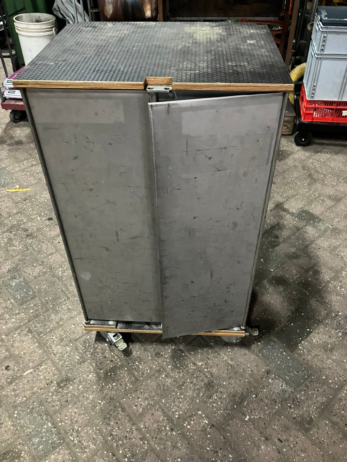 Rvs gereedschaps kast (makita), Ophalen, Gebruikt