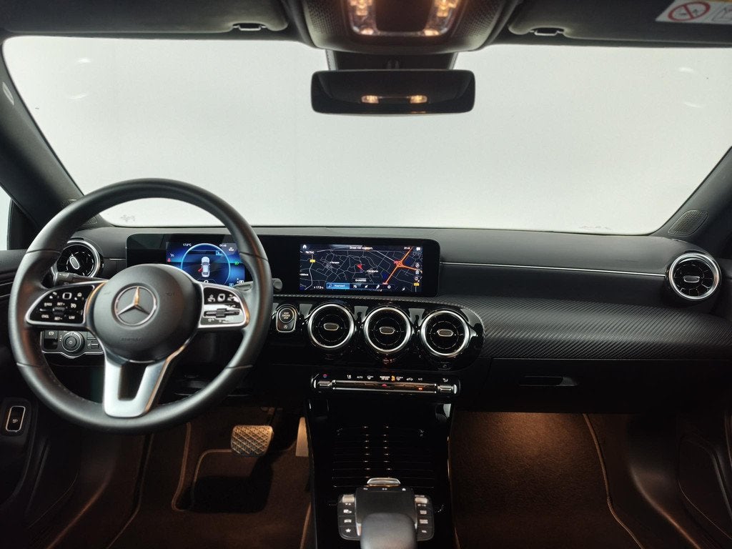 Mercedes-Benz CLA-klasse 180 Business Line NAVIGATIE | ACHTE, Auto's, Gebruikt, 4 cilinders, Met garantie (alle), Zwart