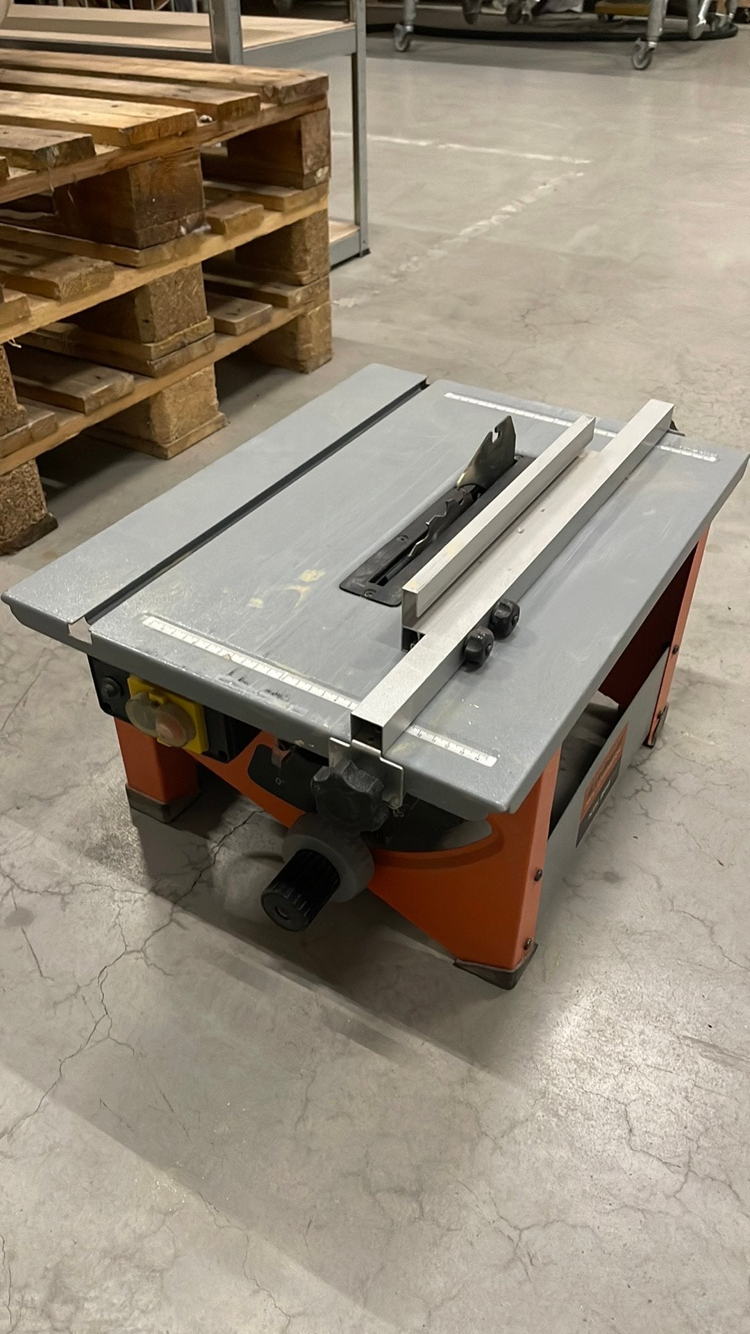 Tafelzaag Einhell ntk900, Doe-het-zelf en Verbouw, Ophalen, Gebruikt, Overige typen, 600 tot 1200 watt
