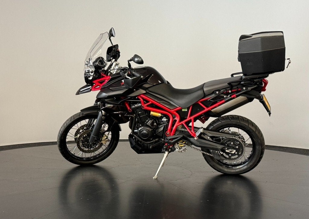 Triumph Tiger 800 XC SE  Special Edition - Volcanic Black -, Not publicly available, Triumph Motorcycles Ltd., Bedrijf, Normandy Way, Hinckley, Leicestershire LE10 3BZ, UK
