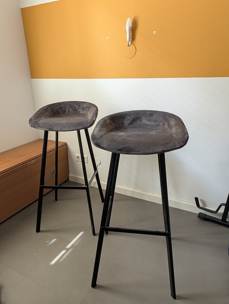 2x Barkruk FINN Kick Collection | Velvet | Zithoogte 80 cm, Ophalen, Met voetsteun, 60 tot 90 cm, Zo goed als nieuw