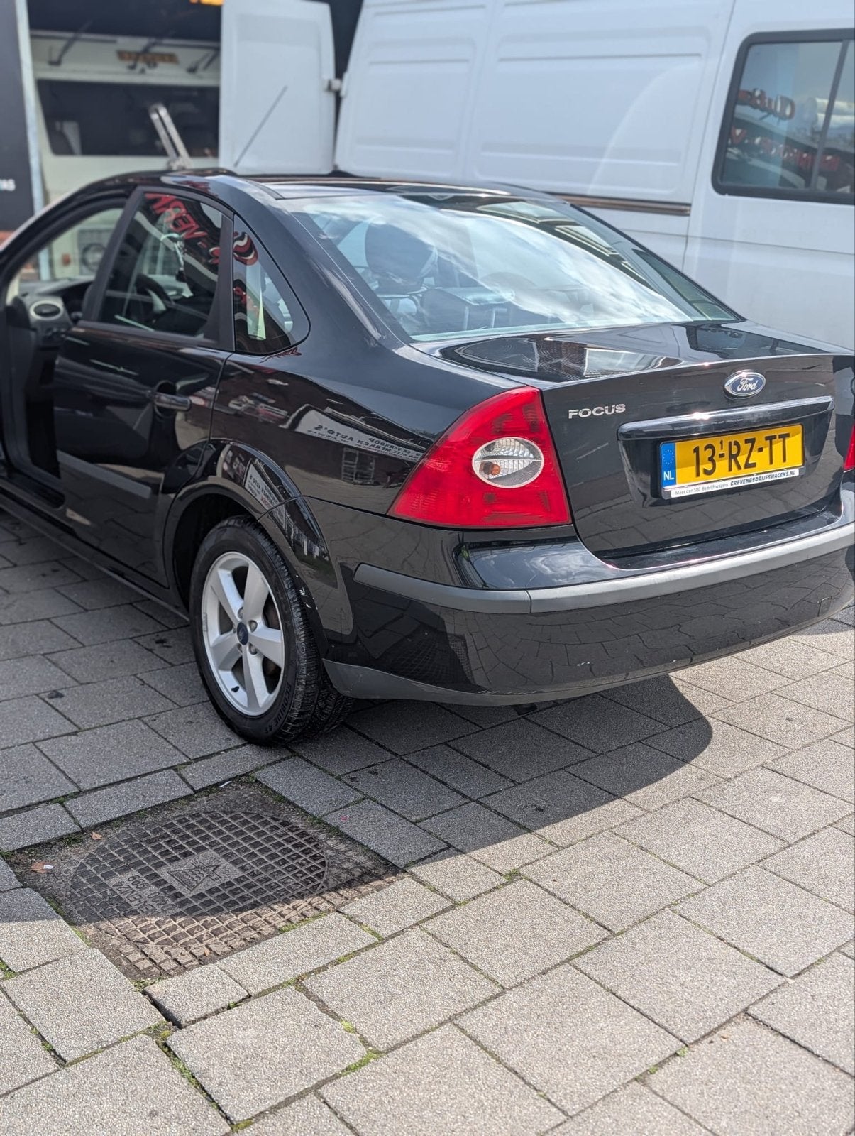 Ford Focus 1.6 Ti-vct 4D 2005 Zwart, 1596 cc, 4 cilinders, 635 kg, Zwart