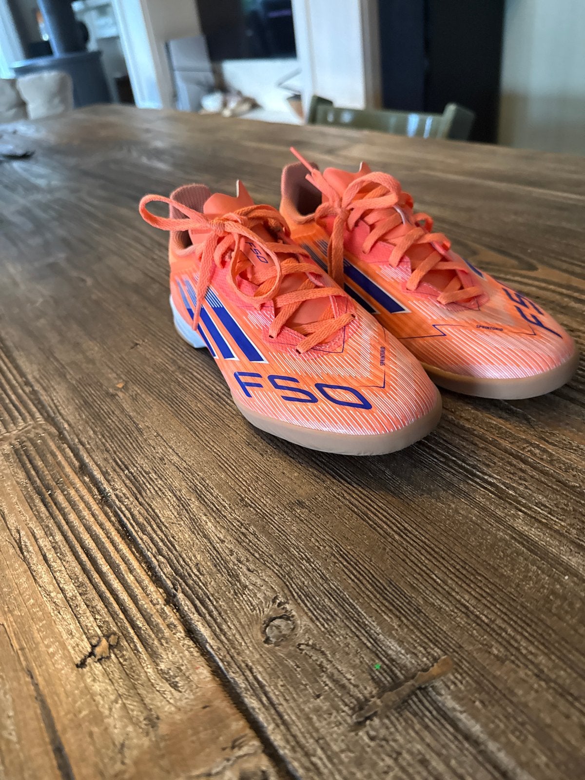 Adidas F50 zaalschoenen - Maat 37, Ophalen of Verzenden, Zo goed als nieuw, Schoenen