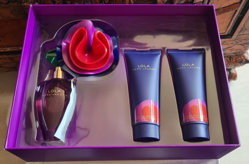 Nieuw, Lola Marc Jacobs set, parfum 50 ml, bodylotion 75 ml, Ophalen of Verzenden, Nieuw