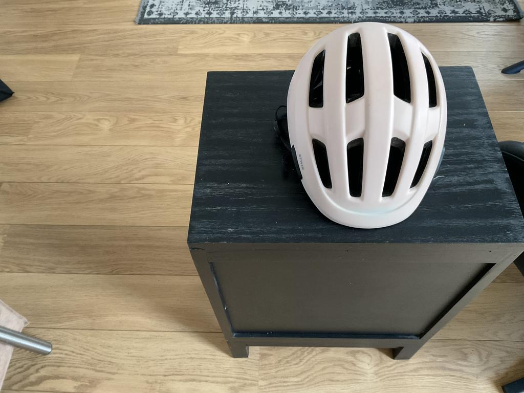 Fietshelm, Fietsen en Brommers, Fietsaccessoires | Fietshelmen, Ophalen, M, Zo goed als nieuw, Btwin