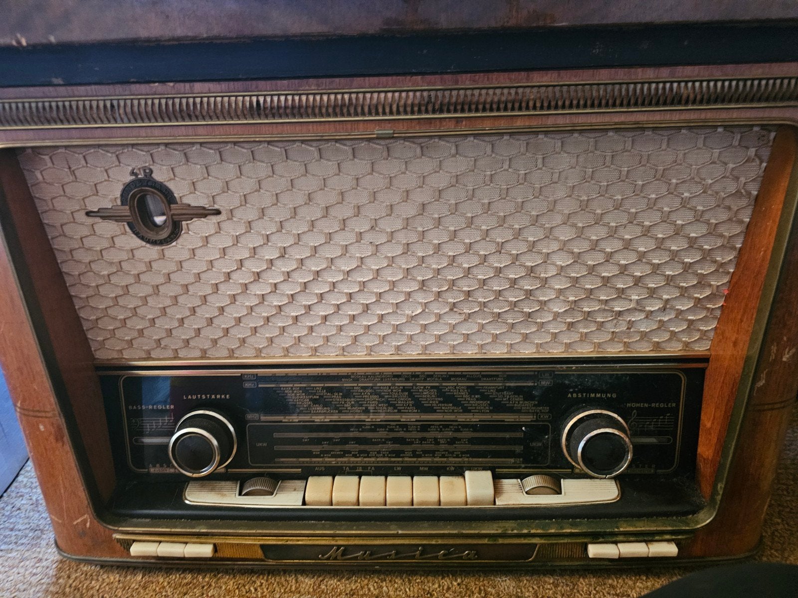 Te koop Grundig 3090 en Musica lampenradio's, Ophalen