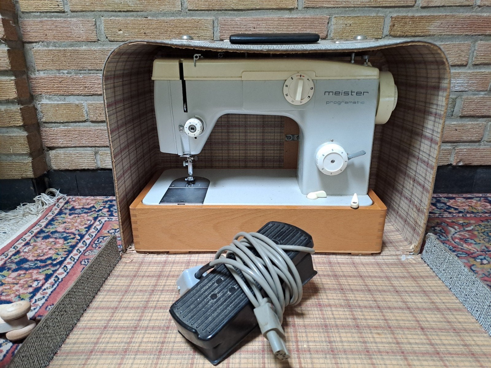 Vintage naaimachine Meister, Ophalen