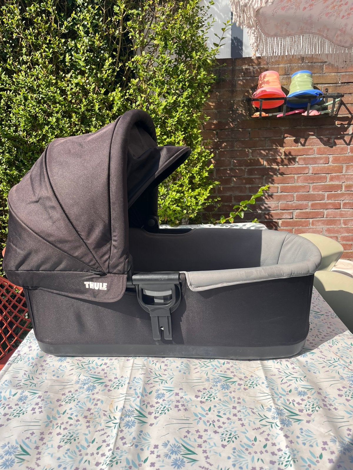 Reiswieg Thule Urban Glide 2, inclusief adapters., Kinderen en Baby's, Kinderwagens en Combinaties, Ophalen, Gebruikt, Kinderwagen