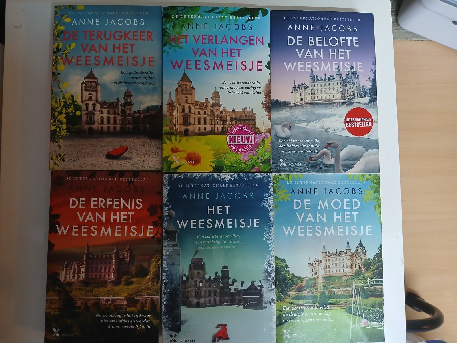 De Weesmeisje serie - Anne Jacobs (6 boeken), Boeken, Romans, Gelezen, Nederland, Ophalen of Verzenden