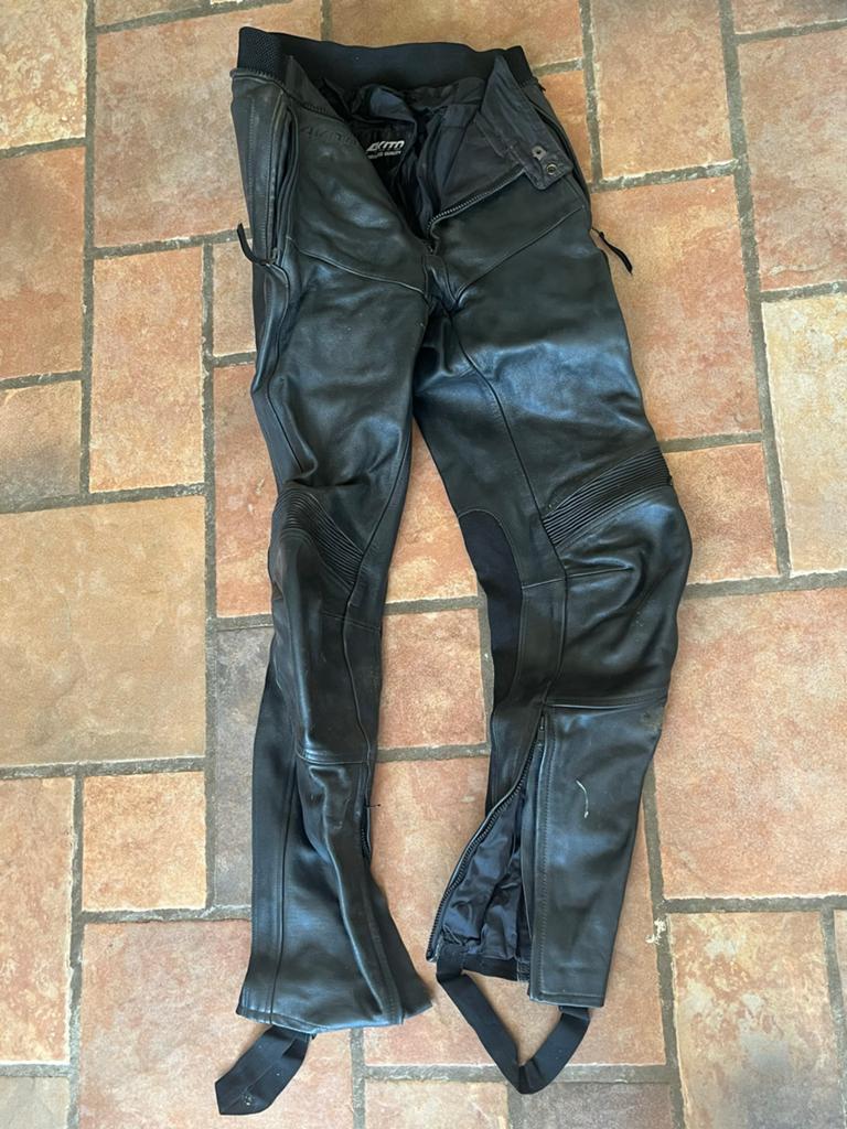 Akito Leren Motorbroek maat 50/52, Motoren, Kleding | Motorkleding, Ophalen of Verzenden, Tweedehands, Heren, Broek | leer