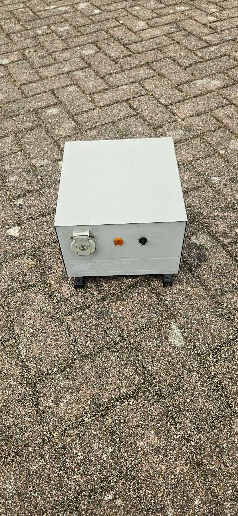 vicron marine omvormer 24 - 230 volt, Caravans en Kamperen, Ophalen of Verzenden, Gebruikt