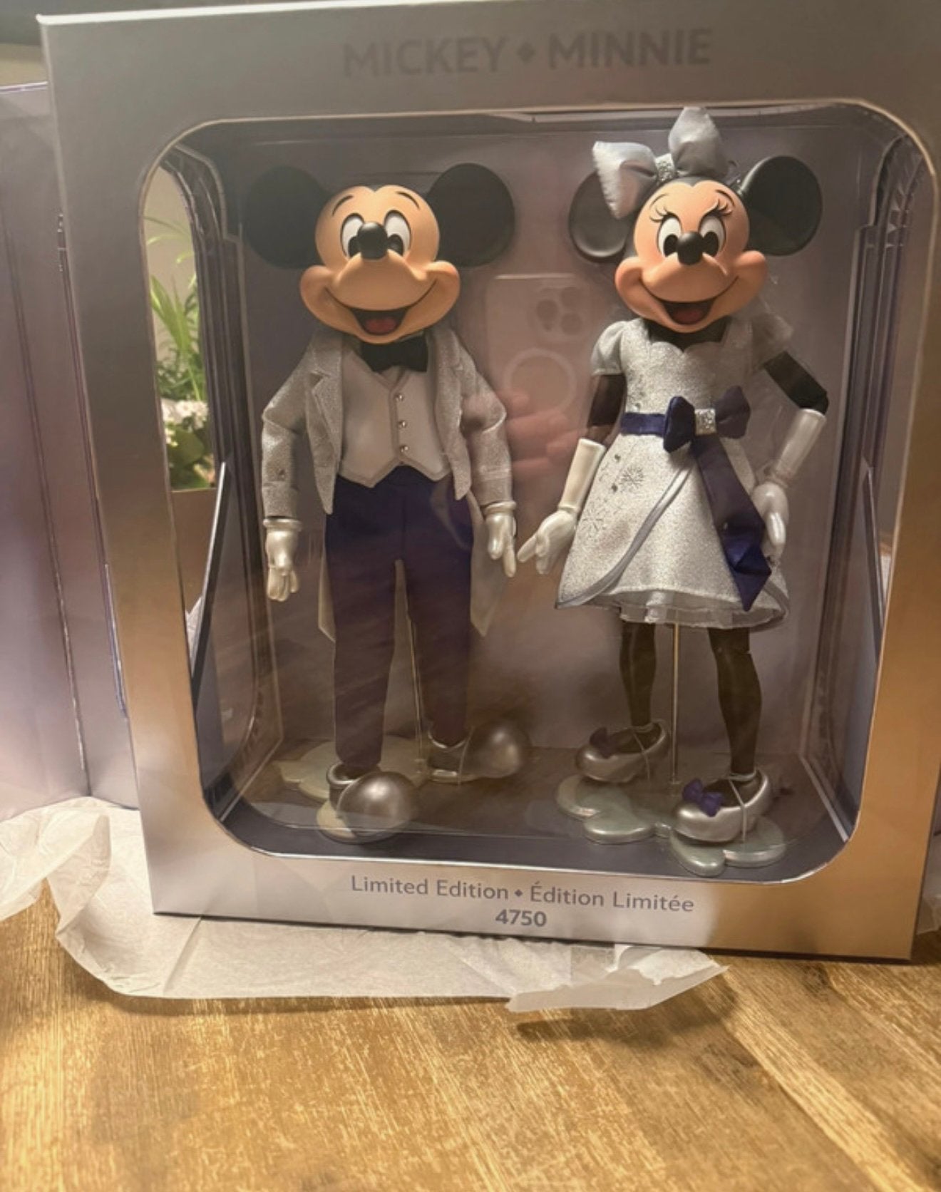 Disney 100 years limited edtion Mickey and Minnie doll set, Verzamelen, Ophalen of Verzenden, Mickey Mouse, Nieuw, Beeldje of Figuurtje