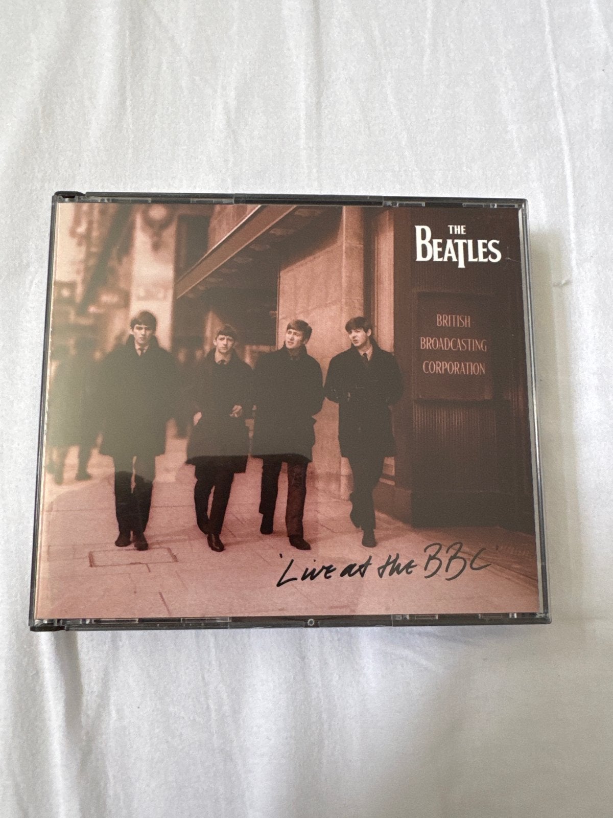The Beatles - Live at the BBC (dubbel CD), Pop, Ophalen of Verzenden, Zo goed als nieuw, Inclusief boekje