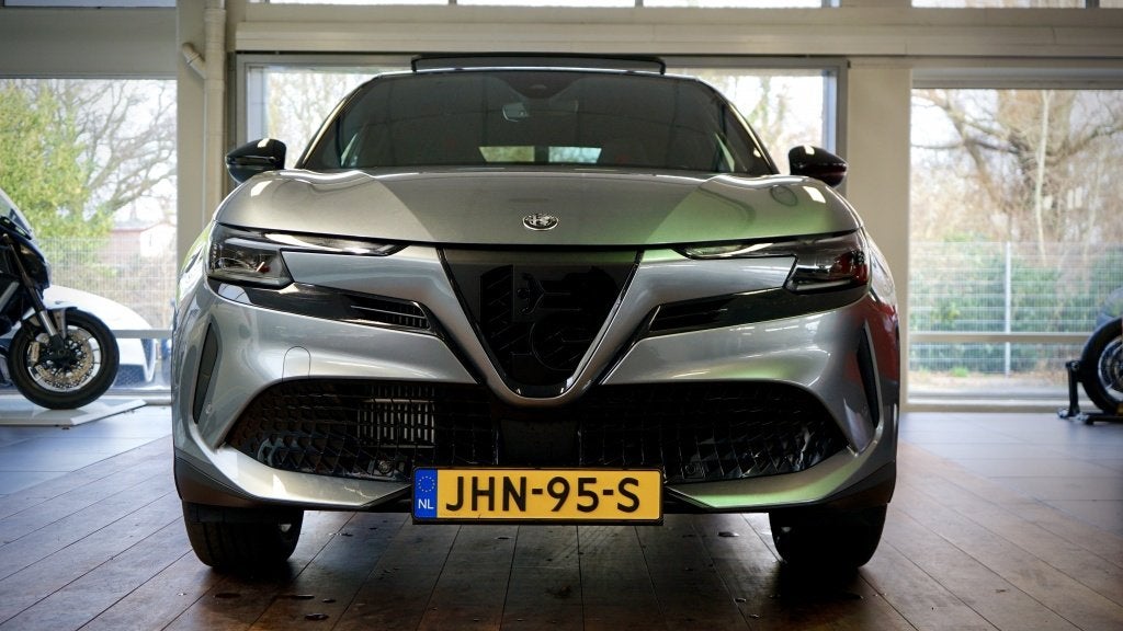 Alfa Romeo Junior 1.2 T Hybride Ibrida Speciale | Panoramada, Auto's, 136 pk, Euro 6, 1199 cc, 620 kg