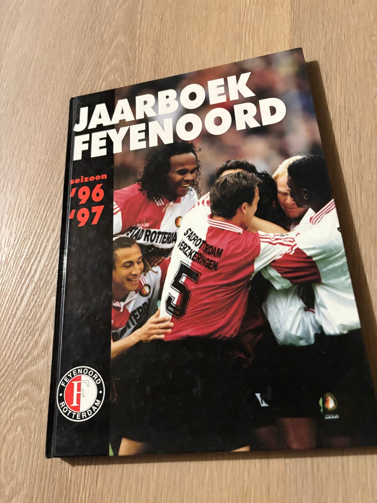 Feyenoord Jaarboek Seizoen '96 '97, Ophalen of Verzenden, Gelezen, Balsport