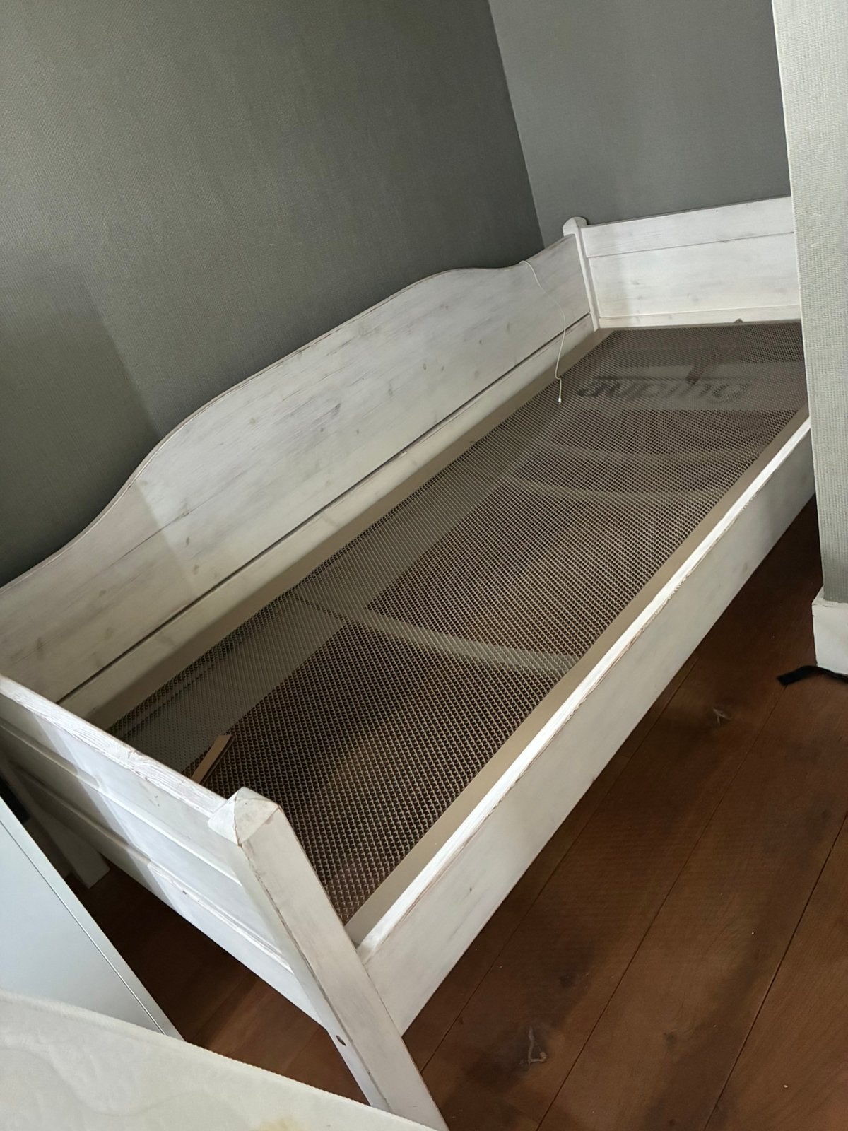 Eenpersoons bed whitewash hout met auping bodem, Ophalen, Gebruikt, 90 cm, Eenpersoons