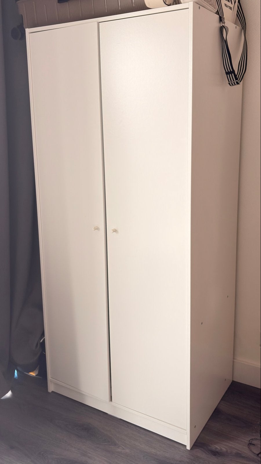 Witte kledingkast met twee deuren, Ophalen, Gebruikt, 50 tot 100 cm, 150 tot 200 cm