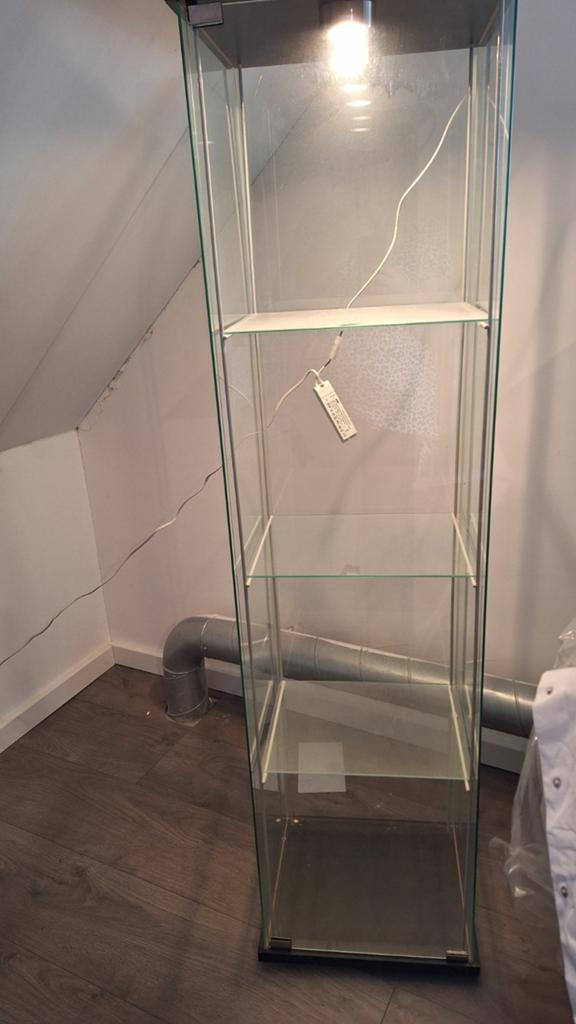 Glazen vitrinekast met verlichting, Huis en Inrichting, Ophalen, Minder dan 50 cm, Glas, Minder dan 25 cm