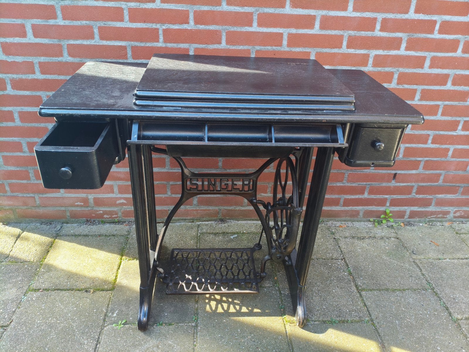 Antieke Zwarte Singer Naaimachine met Onderstel, Antiek en Kunst, Ophalen