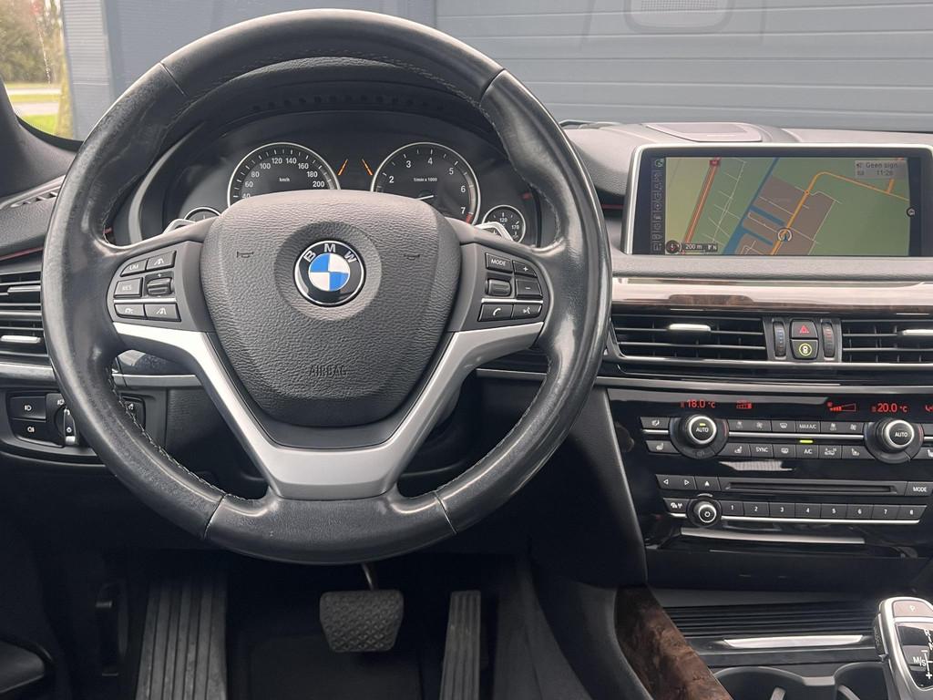 BMW X5 xDrive 50i High Executive Navi,Pano,Camera,Leder,Trek, Auto's, Automaat, Lichtsensor, Gebruikt, Zwart