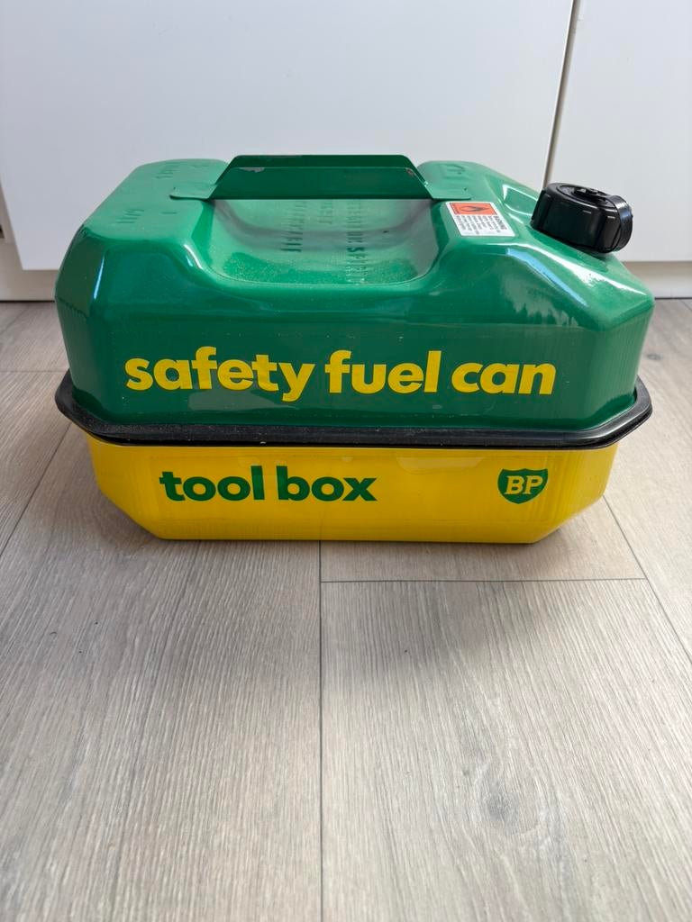 BP Safety Fuel Can & Toolbox - NOS - Vintage, Verzenden, Nieuw, Gebruiksvoorwerp