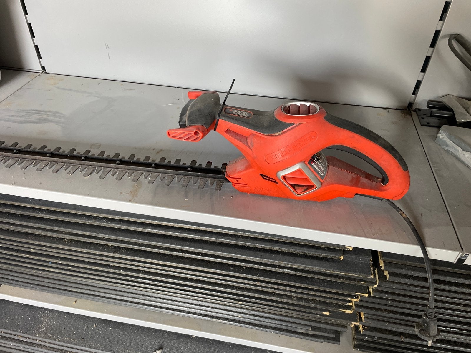 Te koop Black en Decker heggeschaar, Ophalen, Elektrisch
