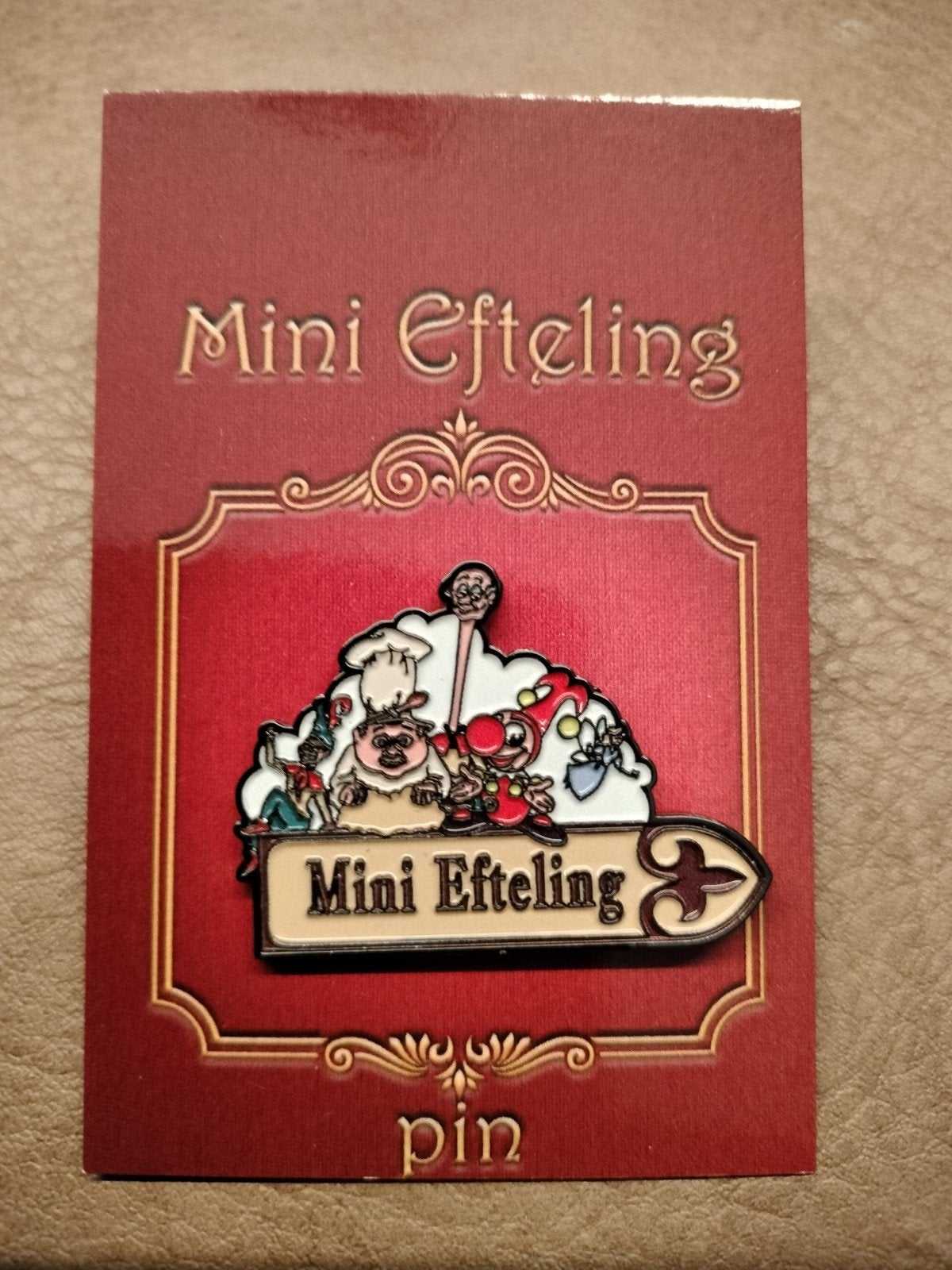 Mini Efteling pin: Wegwijzer, Verzamelen, Verzenden, Zo goed als nieuw, Button of Speldje