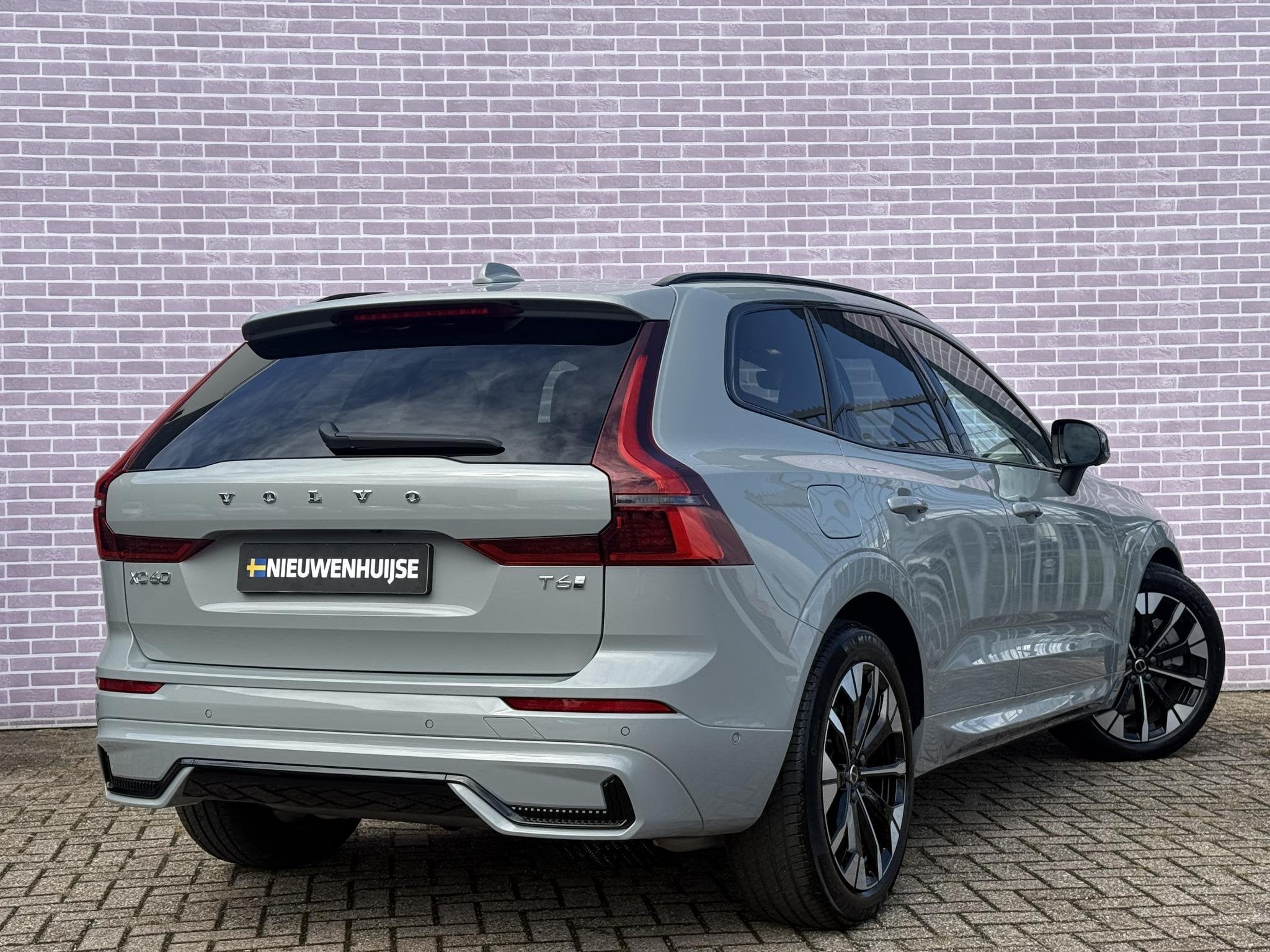 Volvo XC60 2.0 T6 Plug-in hybrid AWD Ultra Dark | SOH:100% |, Automaat, Gebruikt, Euro 6, 4 cilinders