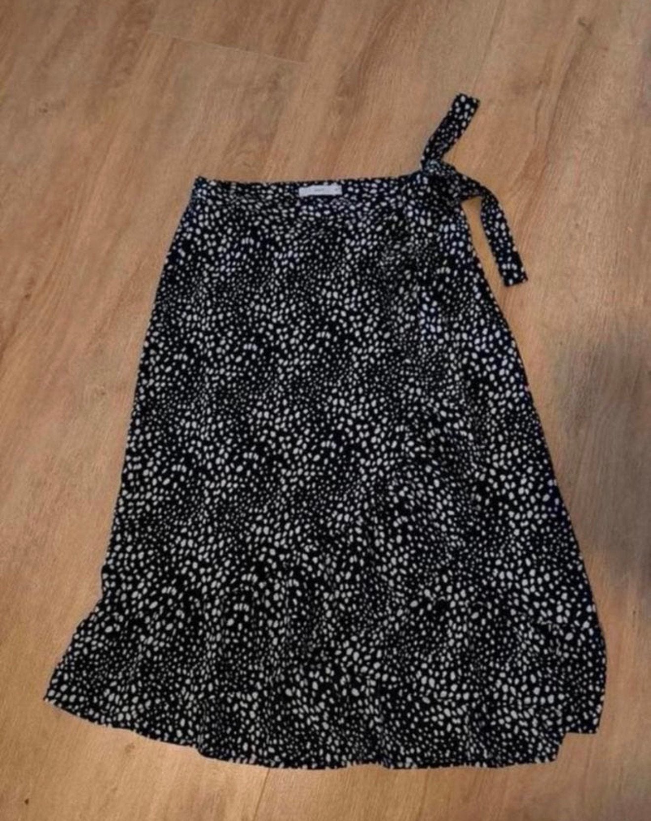 Only wikkelrok maat S, Kleding | Dames, Rokken, Zwart, Ophalen of Verzenden, Zo goed als nieuw, Knielengte