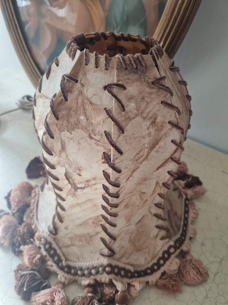 Vintage leren lampenkap, Huis en Inrichting, Lampen | Lampenkappen, Heikant 21 Kaatsheuvel, Natuurlijk materiaal, 26 cm, Ophalen of Verzenden